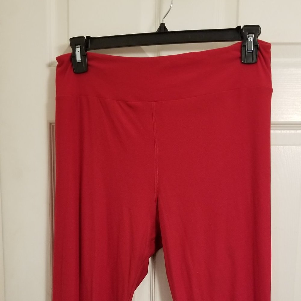 Red LuLaRoe Tall & Curvey Leggings